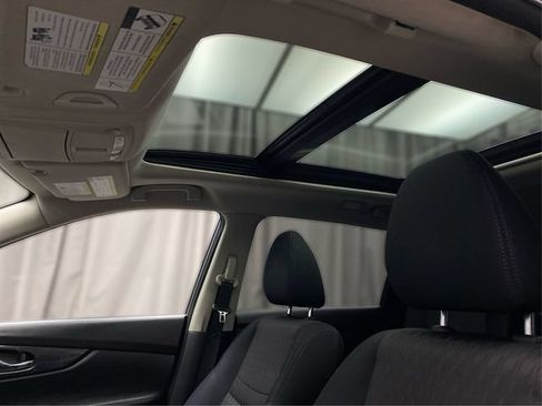Used 2018 Nissan Rogue SV w/ Sun & Sound Touring Package AWD/4WD image 26