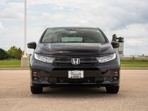 Used 2023 Honda Odyssey Sport image 2
