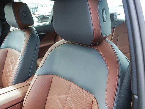 Used 2025 BMW i5 xDrive40 image 25