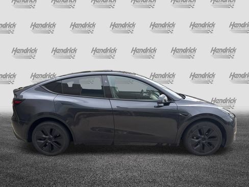 Used 2024 Tesla Model Y Long Range AWD/4WD image 11