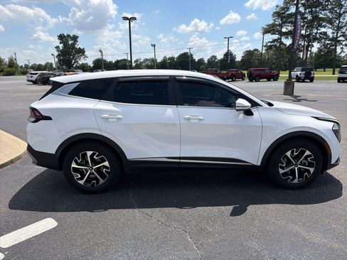 Used 2023 Kia Sportage EX FWD image 6
