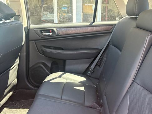Used 2015 Subaru Outback 2.5i Limited AWD/4WD image 11