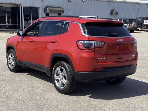 Used 2024 Jeep Compass Latitude AWD/4WD image 6