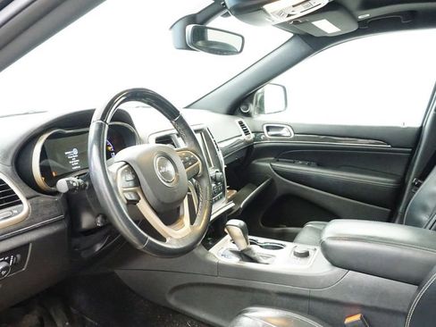 Certified 2017 Jeep Grand Cherokee Overland image 29
