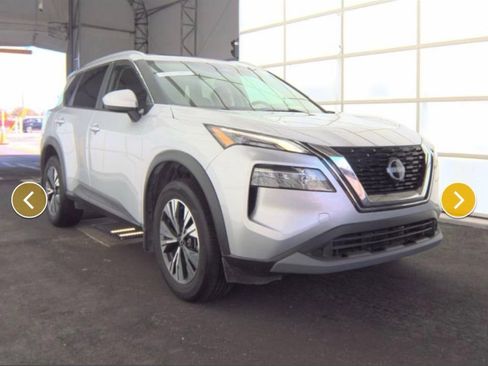 Used 2023 Nissan Rogue SV w/ SV Premium B Package image 3