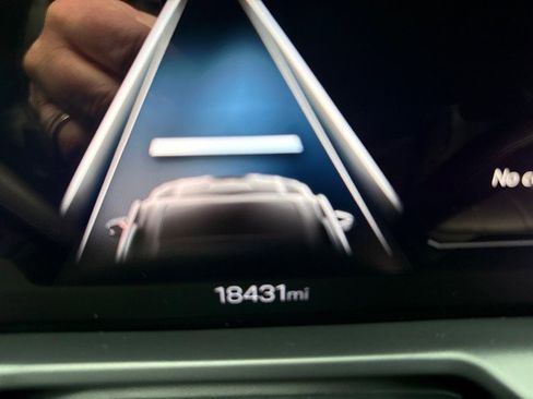 Used 2025 GMC Acadia Elevation image 19