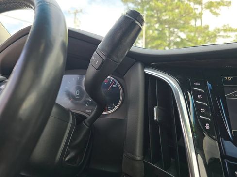 Used 2017 Cadillac Escalade Premium Luxury AWD/4WD image 24