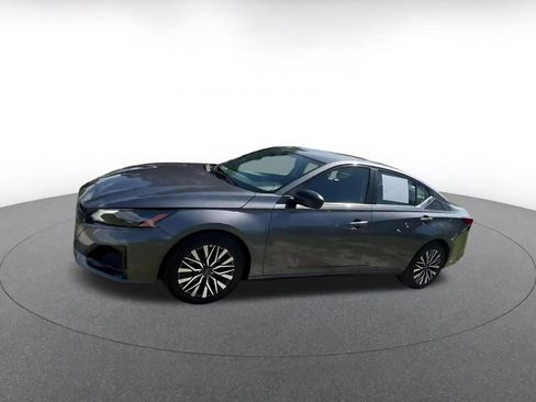 Used 2026 Nissan Altima 2.5 SV FWD image 8