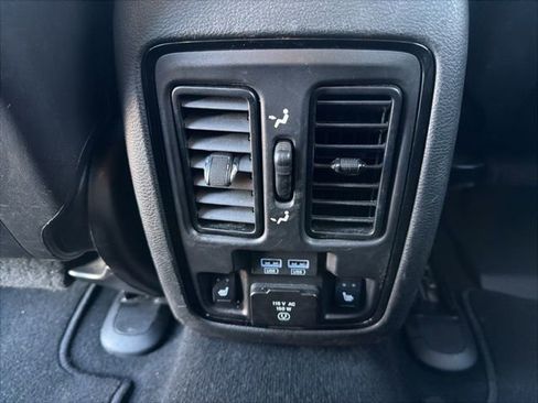 Used 2023 Dodge Durango GT image 18