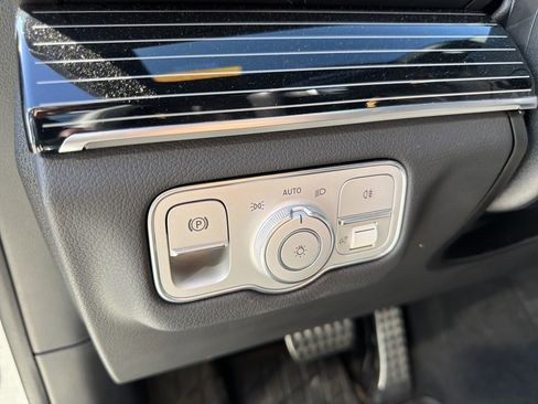 Certified 2025 Mercedes-Benz GLS 450 4MATIC image 17