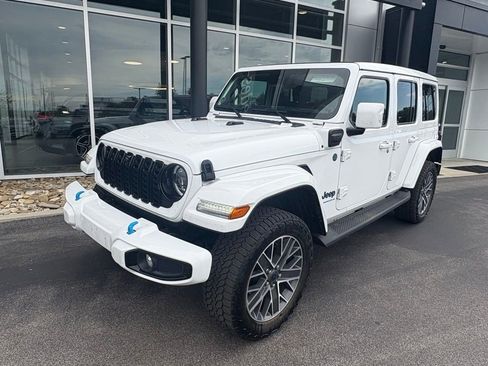 Used 2024 Jeep Wrangler High Altitude AWD/4WD image 2