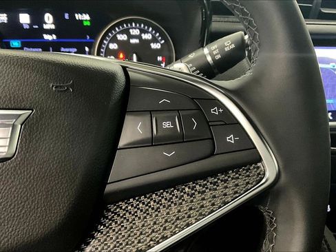 Certified 2025 Cadillac XT5 Sportv w/ Technology Package AWD/4WD image 12