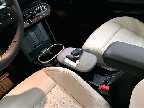 Certified 2025 MINI Cooper S image 19