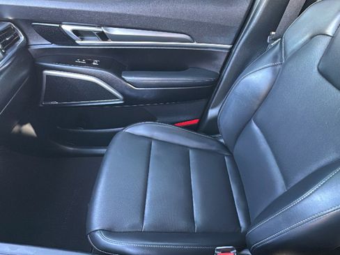 Used 2022 Kia Telluride S image 12