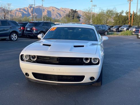 Used 2017 Dodge Challenger SXT image 8