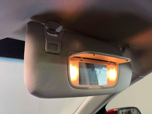 Used 2020 Ford Edge Titanium FWD image 35