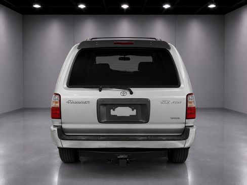 Used 2001 Toyota 4Runner SR5 AWD/4WD image 3