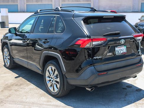 Used 2021 Toyota RAV4 XLE Premium FWD image 12