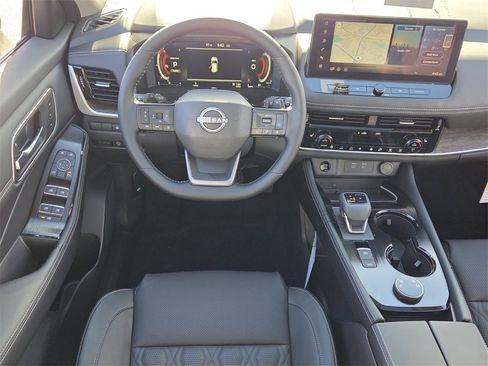 New 2026 Nissan Rogue Platinum image 5