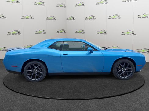 Used 2023 Dodge Challenger SXT w/ Blacktop Package image 8