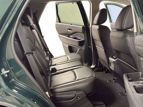 Used 2022 Nissan Pathfinder SL w/ Cargo Package image 18