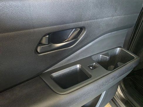 Used 2025 Nissan Pathfinder SV image 24