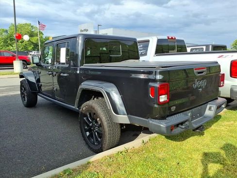 Used 2025 Jeep Gladiator Sport AWD/4WD image 7