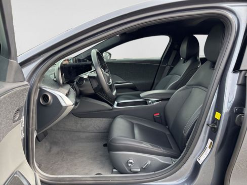 Used 2024 Lucid Air Pure RWD image 10