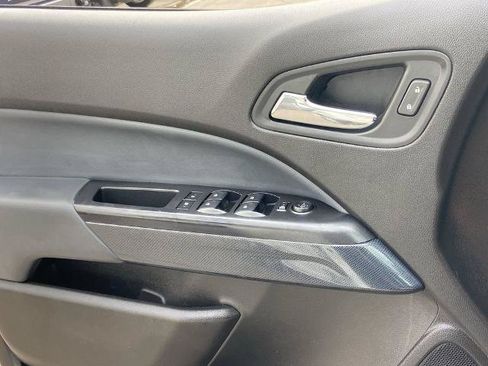 Used 2019 Chevrolet Colorado Z71 AWD/4WD image 18