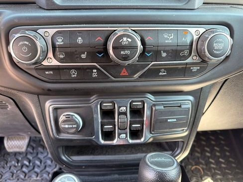Used 2020 Jeep Gladiator Sport w/ Quick Order Package 24S AWD/4WD image 25