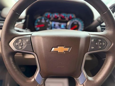 Used 2018 Chevrolet Suburban LT RWD image 57