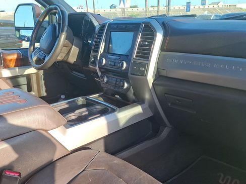 Used 2017 Ford F250 King Ranch w/ King Ranch Ultimate Package AWD/4WD image 14