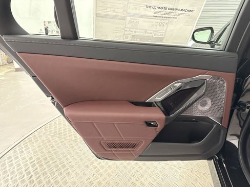 New 2025 BMW 760i xDrive w/ Premium Package image 20