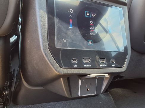 New 2026 GMC Yukon XL AT4 Ultimate AWD/4WD image 20