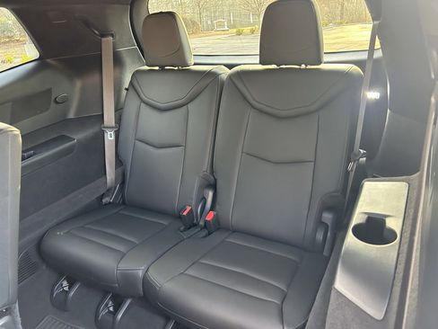 Used 2025 Cadillac XT6 Luxury image 41