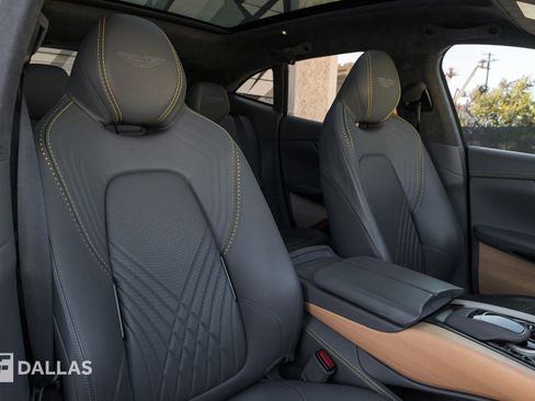 Used 2021 Aston Martin DBX image 41