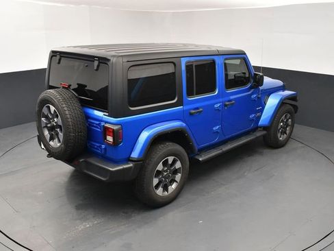 Used 2022 Jeep Wrangler Unlimited Sahara w/ Cold Weather Group image 18