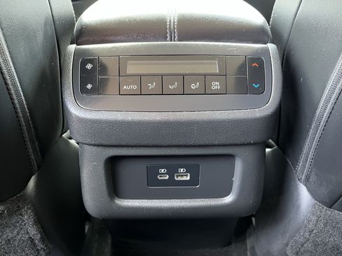 Used 2023 Nissan Pathfinder SL AWD/4WD image 30