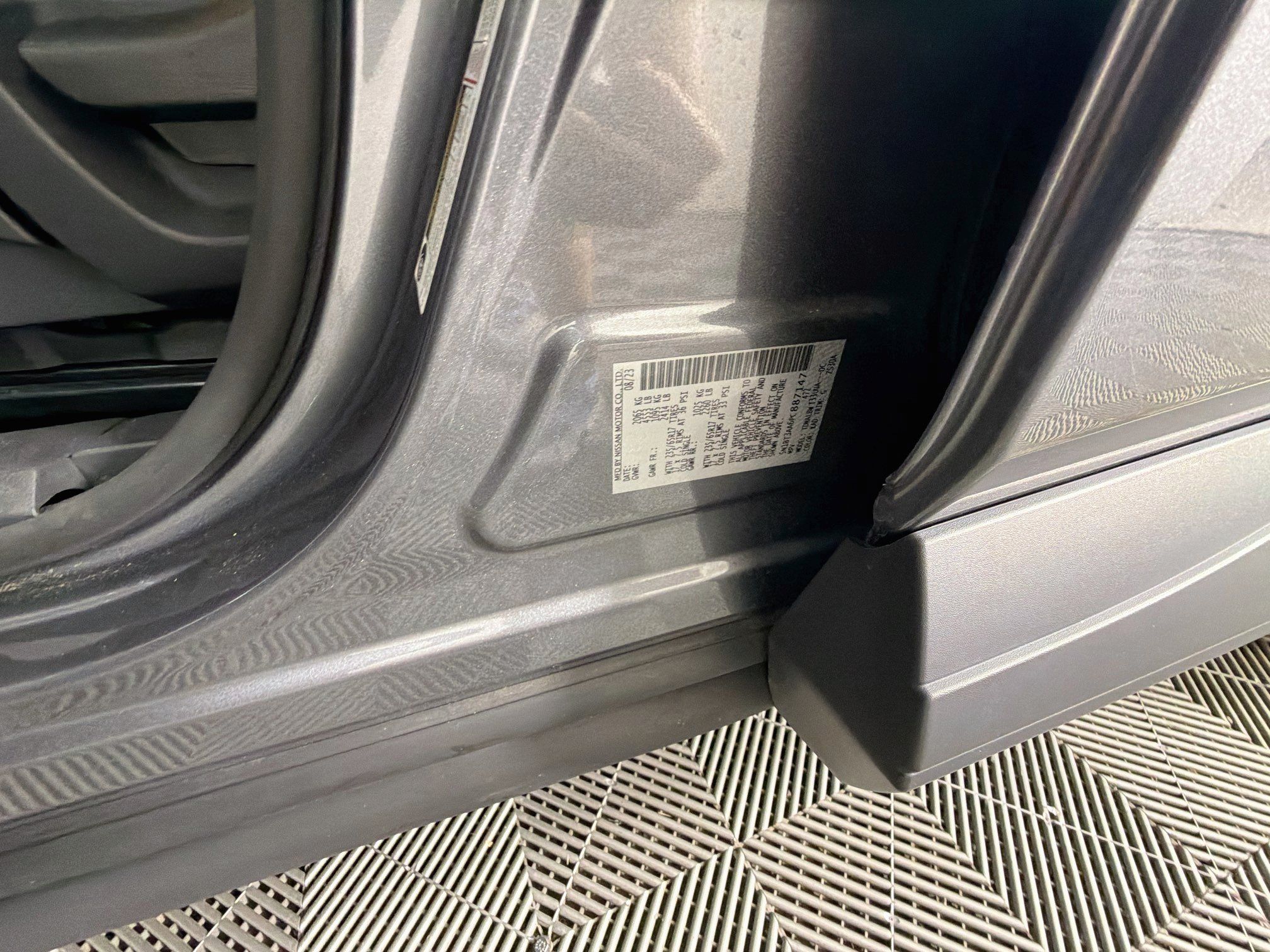 Used 2023 Nissan Rogue S FWD image 12