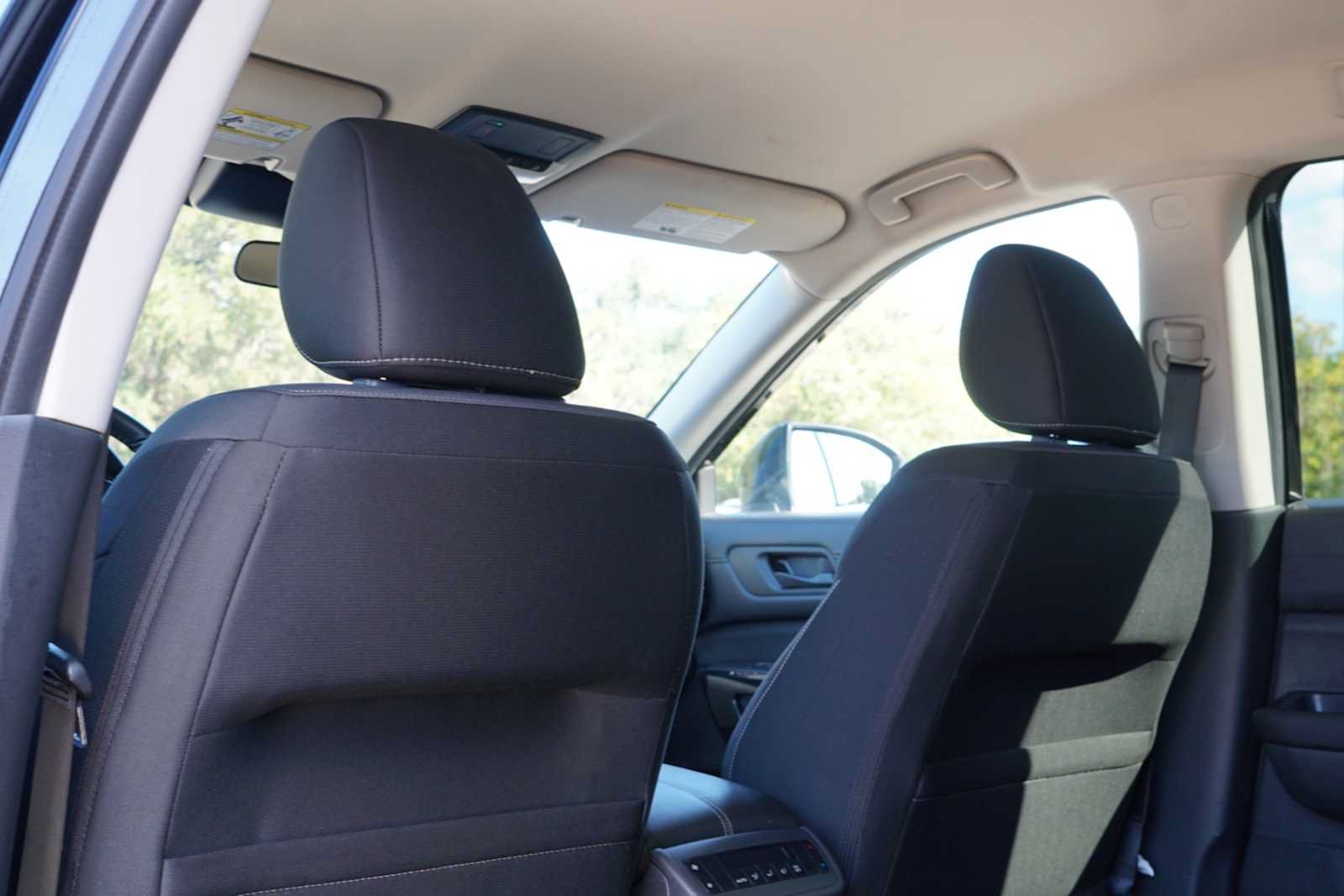 Used 2025 Nissan Pathfinder SV FWD image 18