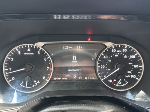 Used 2023 Nissan Pathfinder SV w/ SV Premium Package AWD/4WD image 36