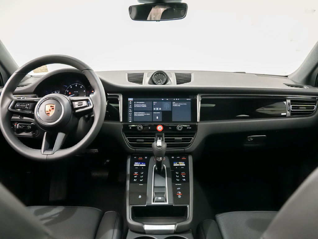 Certified 2026 Porsche Macan AWD/4WD image 21