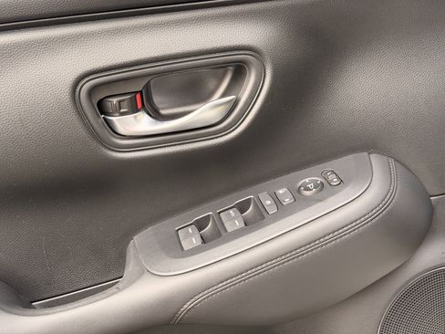 Certified 2024 Honda HR-V LX image 11