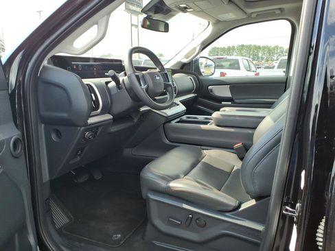 Used 2025 Ford Expedition Max Active AWD/4WD image 21