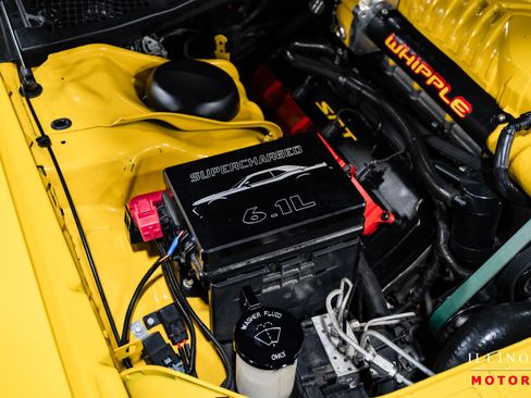 Used 2010 Dodge Challenger SRT8 w/ Special Edition Group image 37