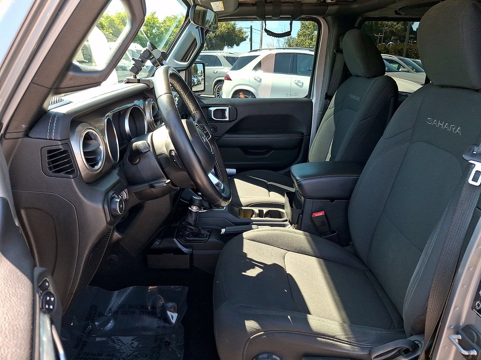 Used 2020 Jeep Wrangler Unlimited Sahara AWD/4WD image 12