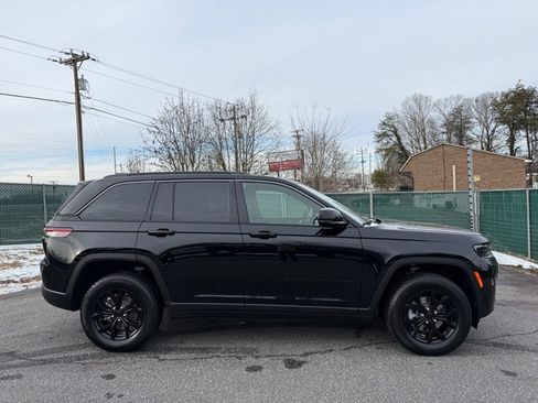New 2026 Jeep Grand Cherokee Altitude AWD/4WD image 6