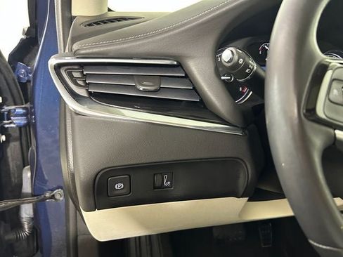 Used 2024 Buick Enclave Essence w/ Experience Buick Package AWD/4WD image 18
