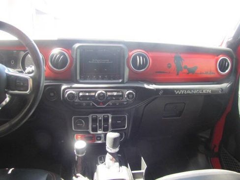 Used 2018 Jeep Wrangler Unlimited Rubicon w/ Dual Top Group image 24