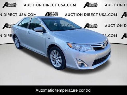 Used 2013 Toyota Camry XLE image 3